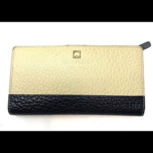 Kate Spade cream/black slim bifold wallet B339